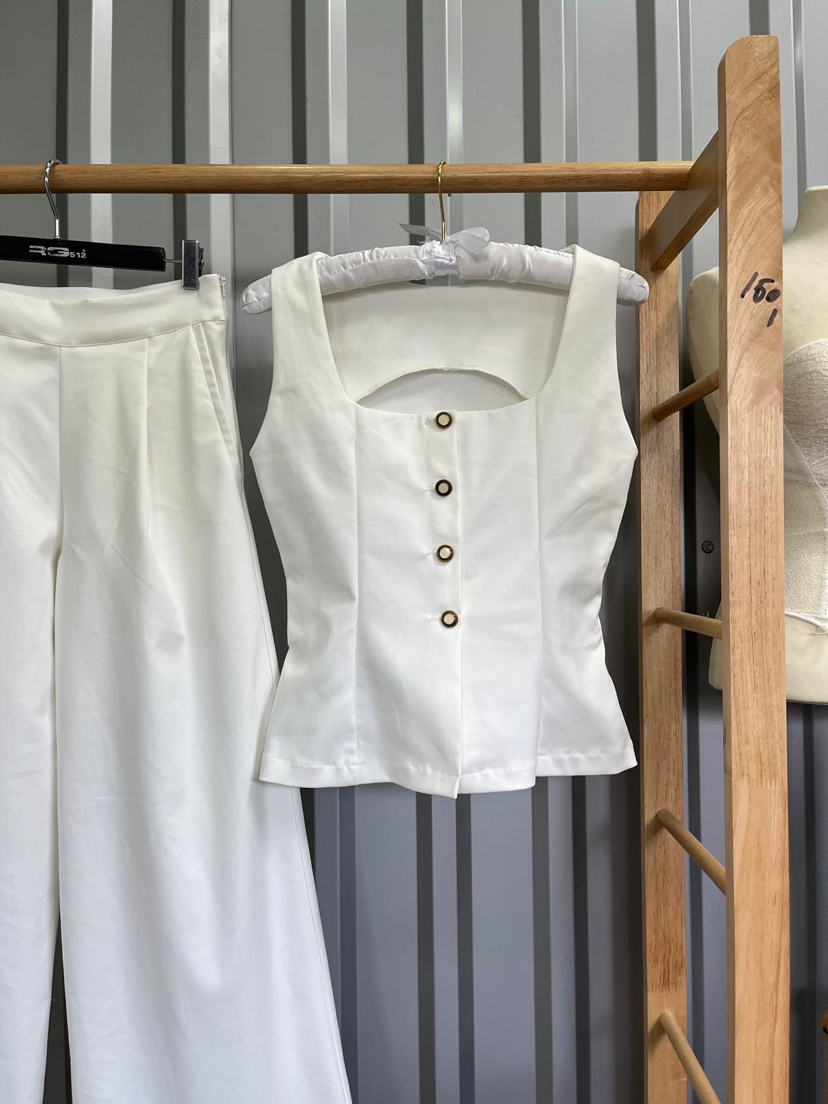 Compleu din stofa de denim usor elastic