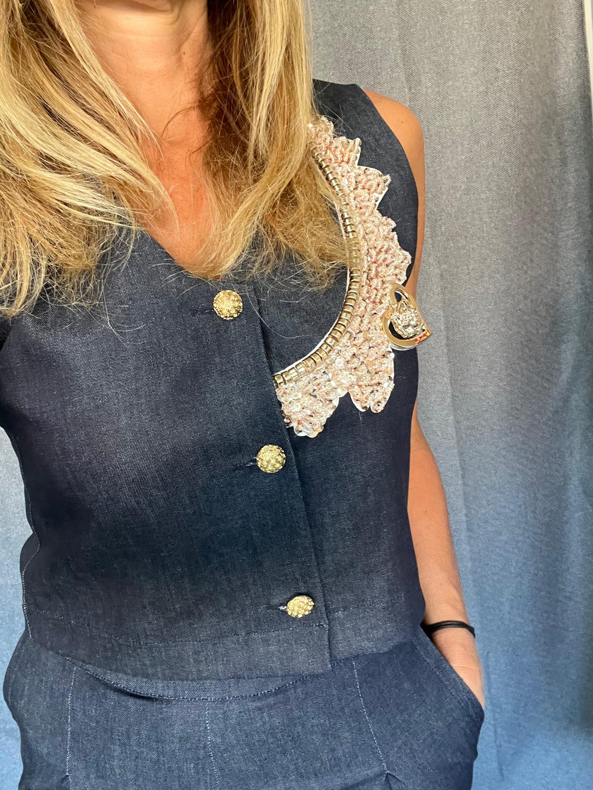 Compleu de denim cu aplicatie