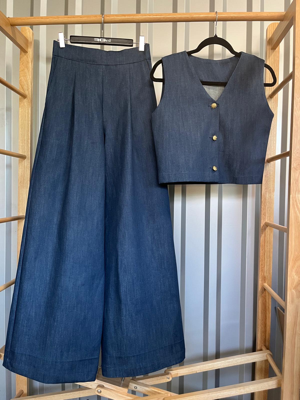 Compleu de denim wide leg cu vesta in V